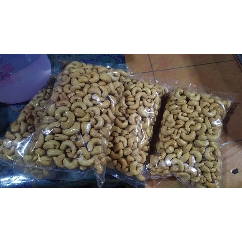 

KACANG MEDE SUPER 1/2 KG