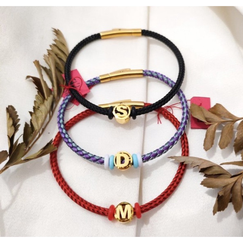 liontin inisial liontin huruf bisa request huruf