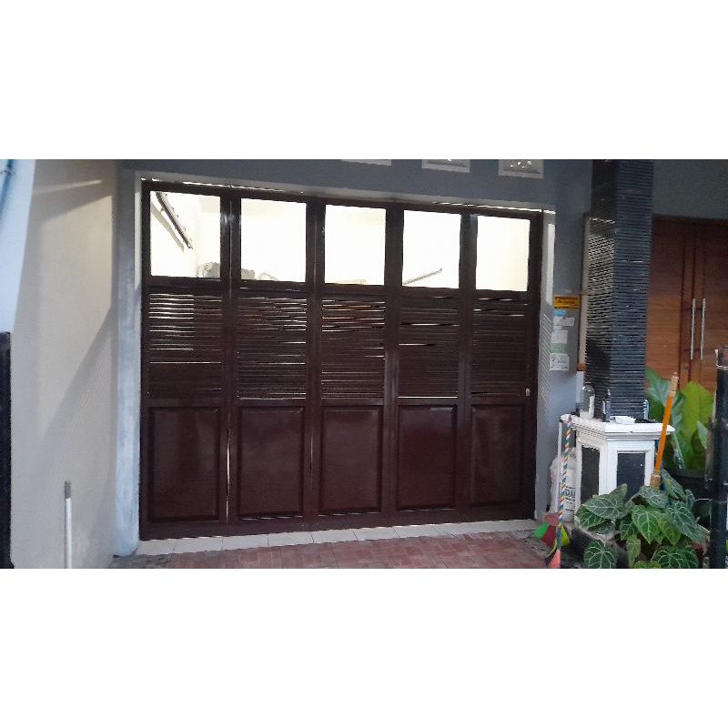 pintu lipat garasi