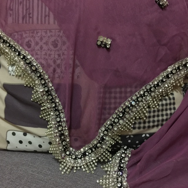 Preloved Swarovski Branded Original Hijab Jilbab Pesta Segi Empat