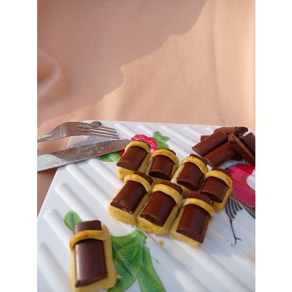 

kue sandal coklat