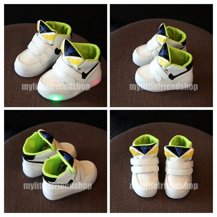 Sepatu Sneaker/Olahraga/Sekolah Anak Lampu/LED Fendi Eye Monster Putih turun harga 14 25