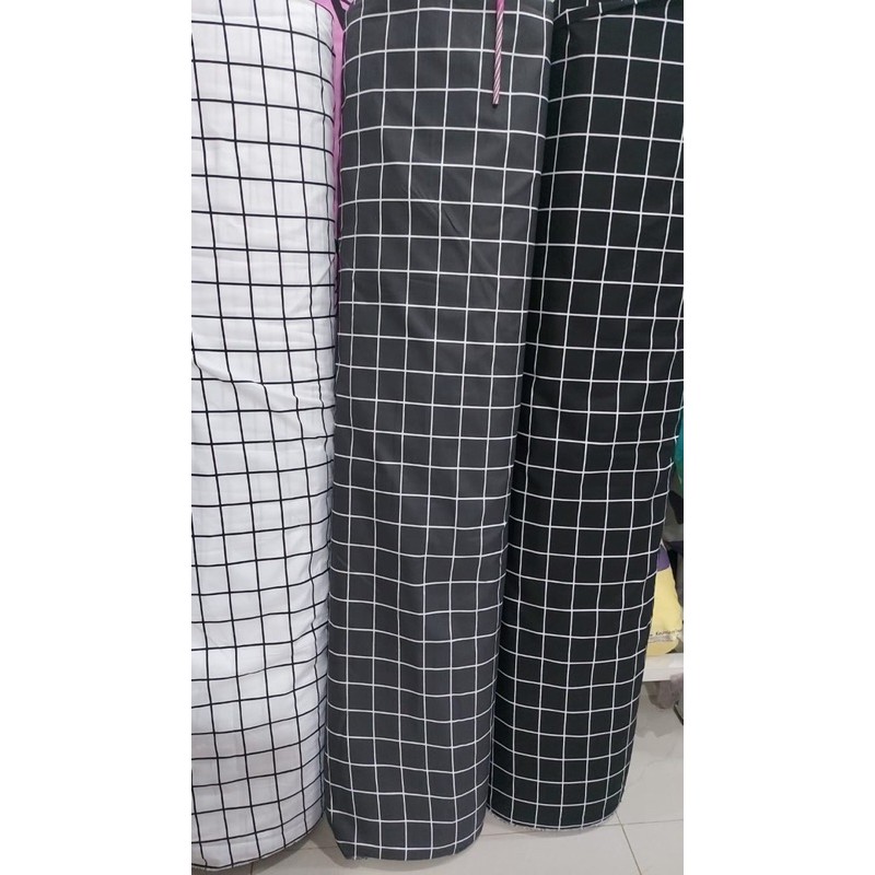 Bahan Kain sprei Mikrotex kotak 4cm Marco hitam putih abu