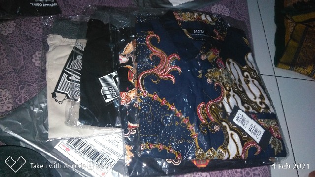 M231 Kemeja Pria Batik Pendek Navy 1748a