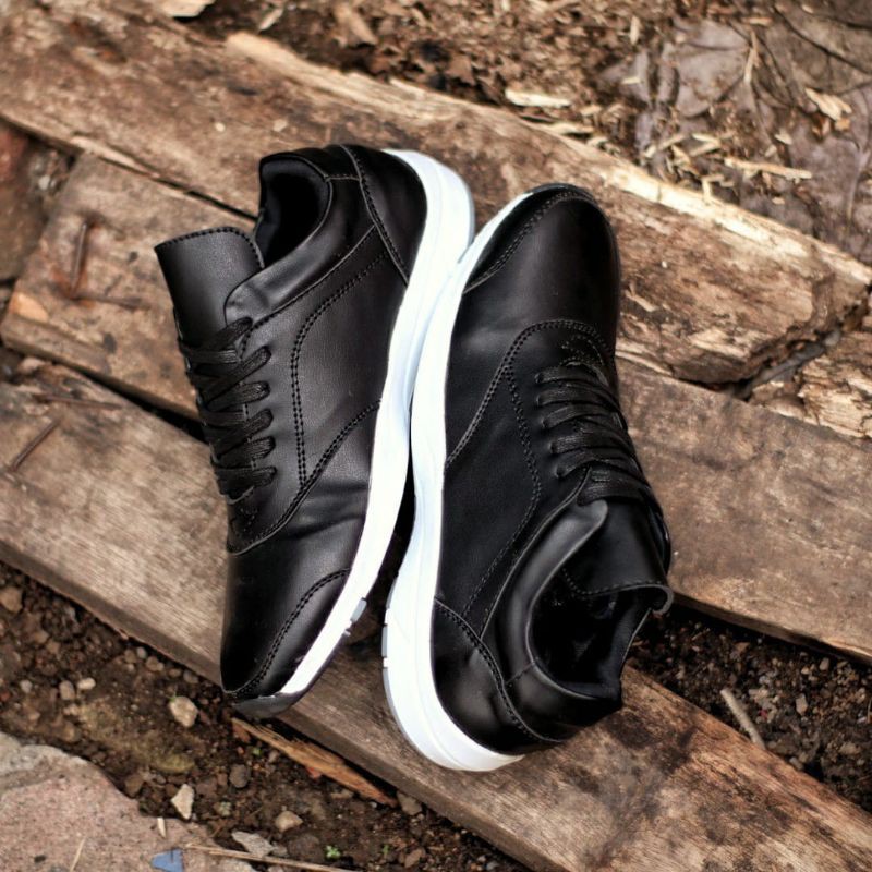 (COD) Sepatu Sneakers Casual Black Hitam lari jogging sport running sneaker olahraga kasual  Santai