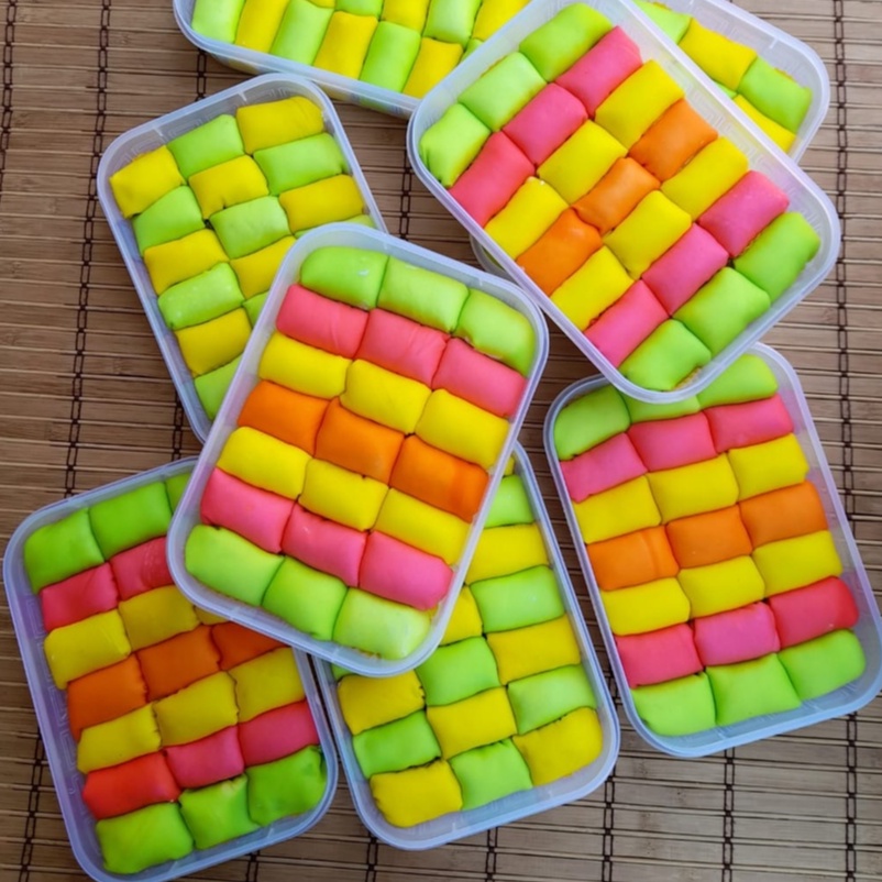 

Pancake durian kemasan box 900ml isi 21 pcs