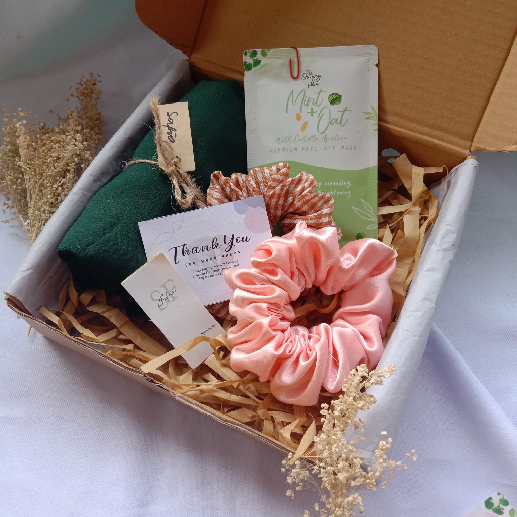 

HIJAB GIFT BOX/KADO Plumeria Leaf hampers hadiah gift kado murah vintage hijab muslim wanita