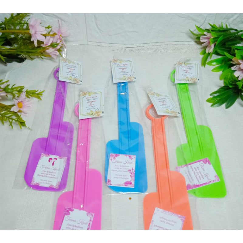 souvenir pernikahan spatula + kartu ucapan nama pengantin ( min 100 pcs)