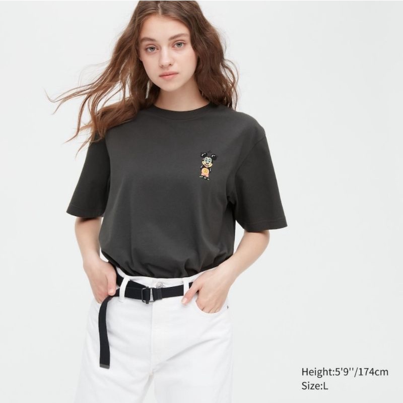 UNIQLO - UT Mickey & Friends Lengan Pendek, Dark Grey