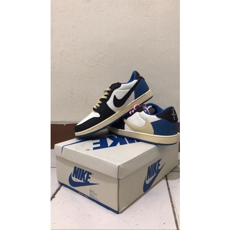 Nike AirJordan1 low Travis scot x Fragment