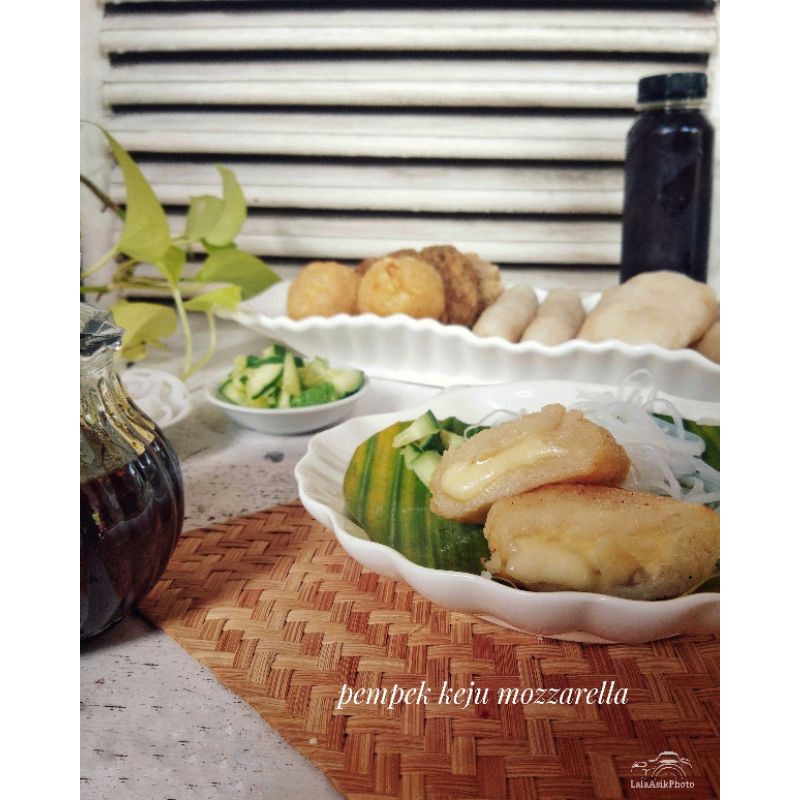 

pempek keju mozzarella