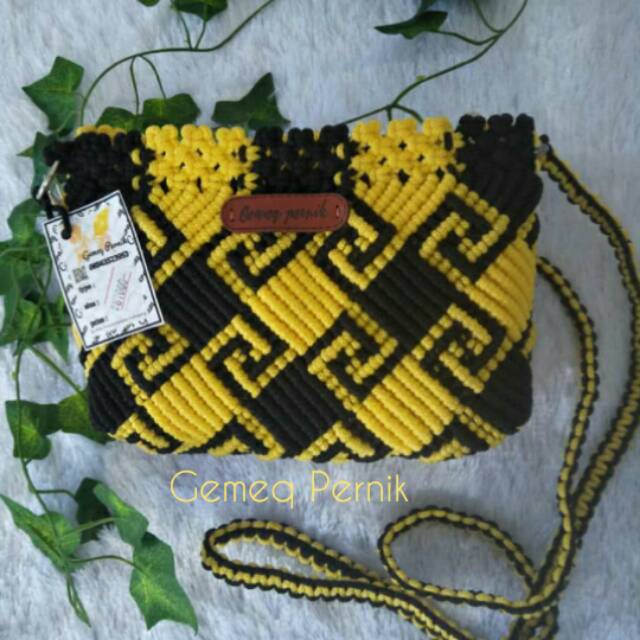 Tas rajut tali kur kuning hitam by Gemeq Pernik