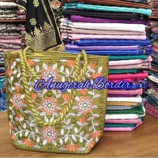 Tas mukena bordir khas Bukittinggi