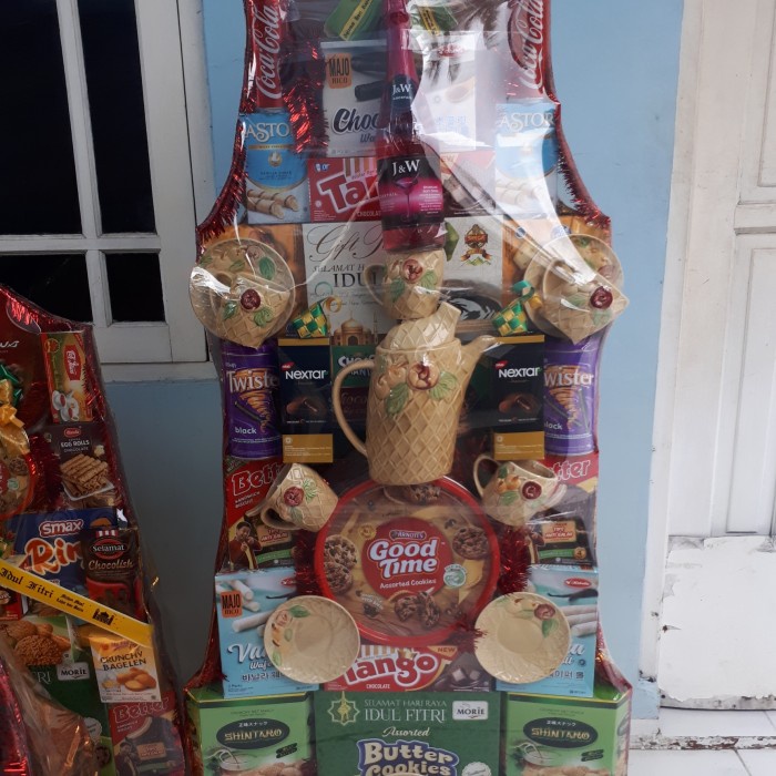 

Parcel Ramadan Lebaran Makanan + Tea Set