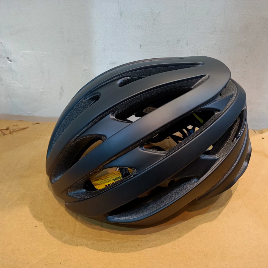 Helmet Sepeda BELL BS Stratus Mips