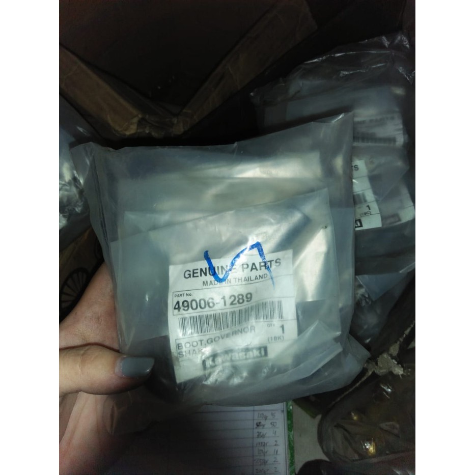 Boot Governor Shaft Ninja RR 49006-1289 kawasaki