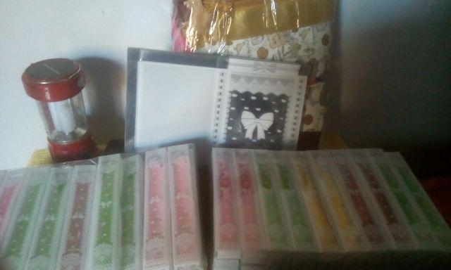 Mika Motif Piring Daun/ Dompet/ Pouch (isi 100)