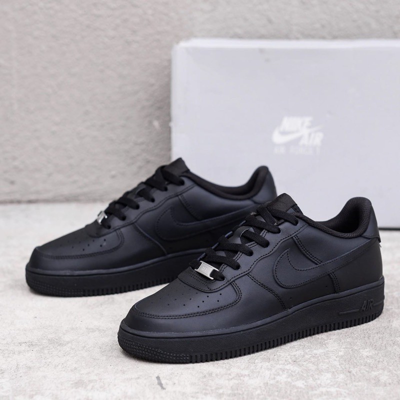 nike triple black air force