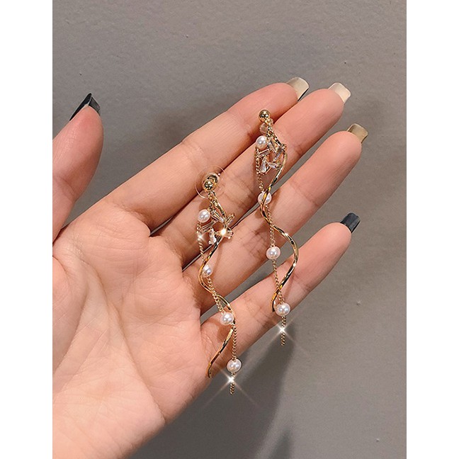 LRC Anting Tusuk Fashion Golden Five Star Tassel Pearl Earrings D89688