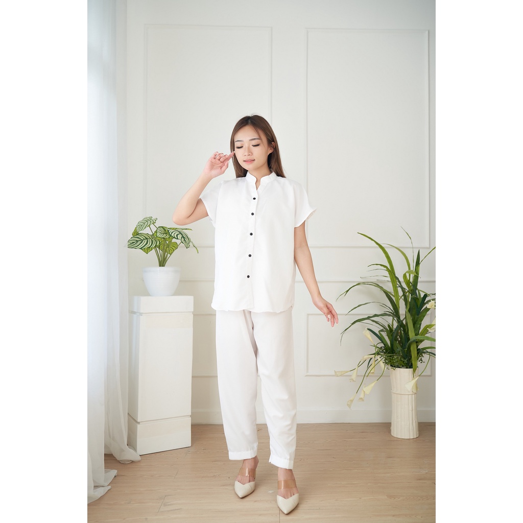 IZANY Piyama One Set / Daily Set Plain Kemeja  COWAY Allsize-BROKEN WHITE