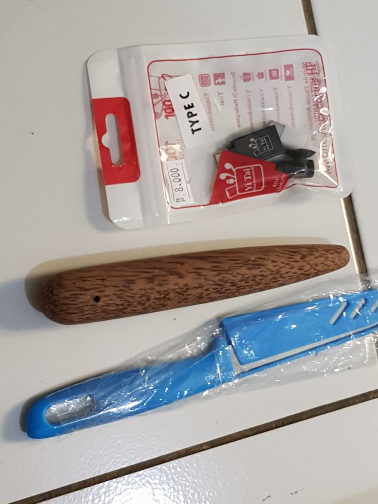 Pisau Dapur Kecil Tajam Warna Multifungsi Ada Sarung Penutup