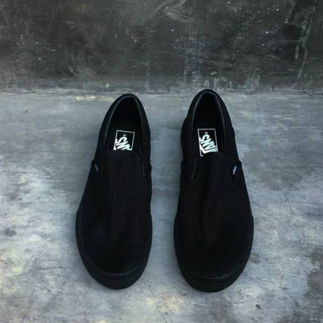 VANS SLIP ON ALL BLACK JAPAN MARKET