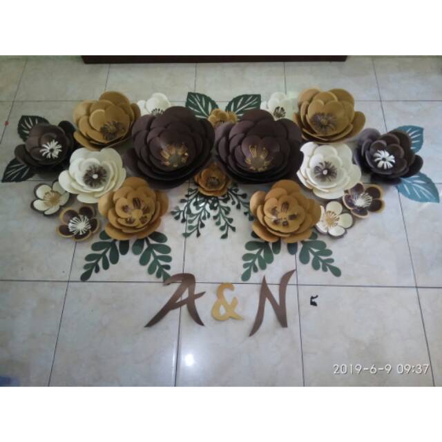 

Paper flower brown dn gold