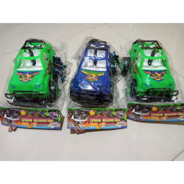 Mainan jeep peluncur rudal