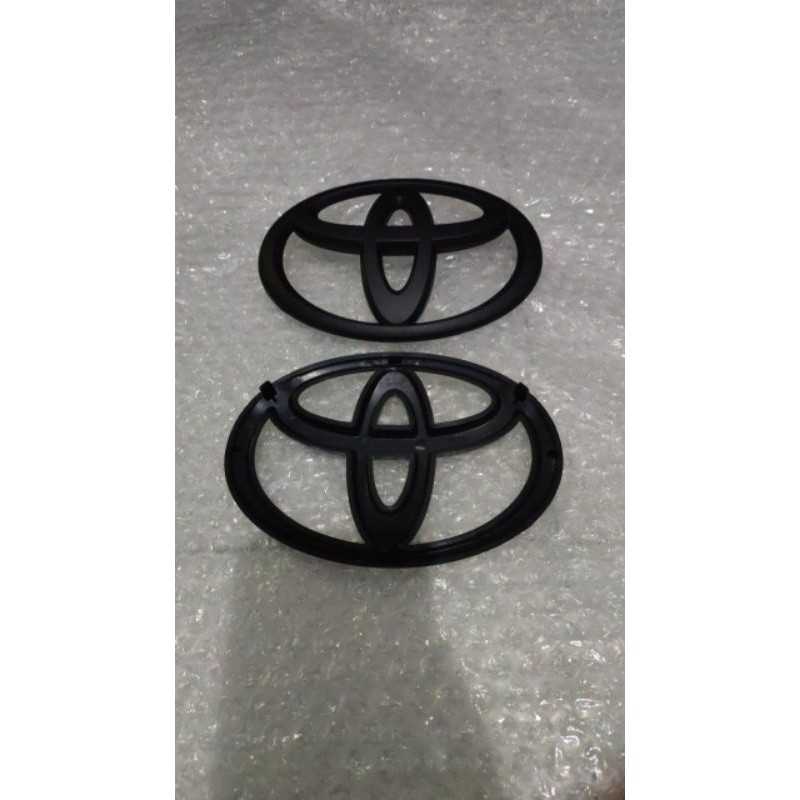 Emblem logo Gril Innova reborn hitam doff