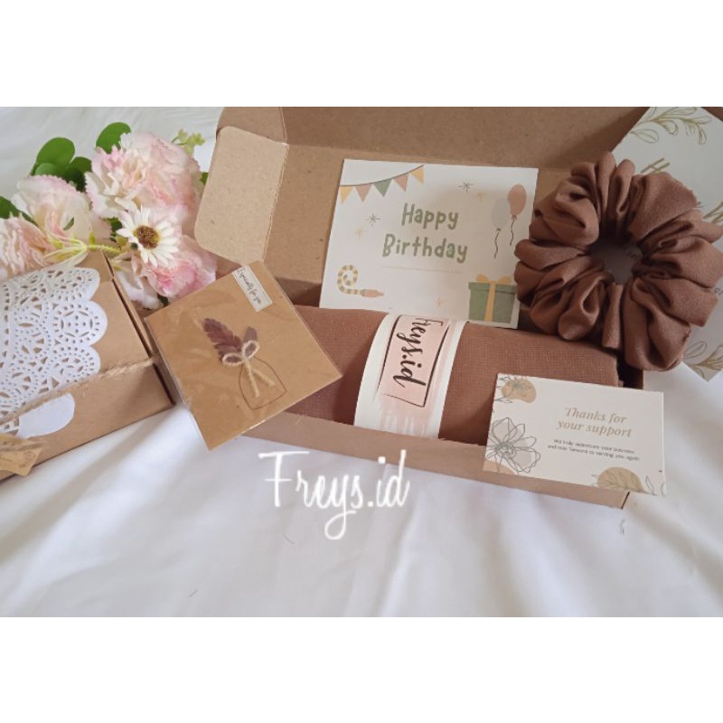 

Hampers Hijab Terlengkap