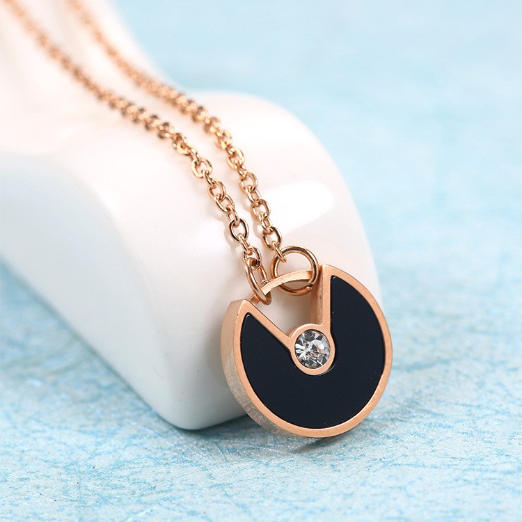 Perhiasan Kalung Korea Fashion Titanium Lingkaran Hitam Rosegold - BN394