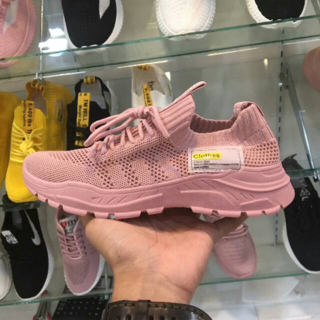 Sepatu wanita pink