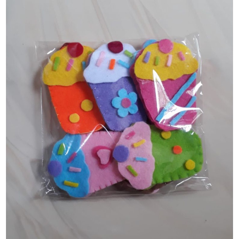 

SALE...AMPLOP/ANGPAU FLANEL CUP CAKE