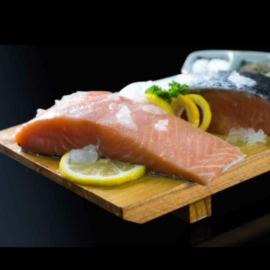 

Ikan Salmon Fillet Badan 200 gram Menu Mpasi bubur Bayi Ikan Salmon Beku