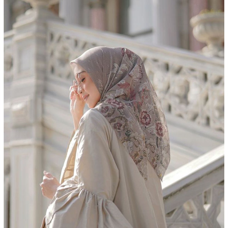 Buttonscarves The Royale Series - Khaki