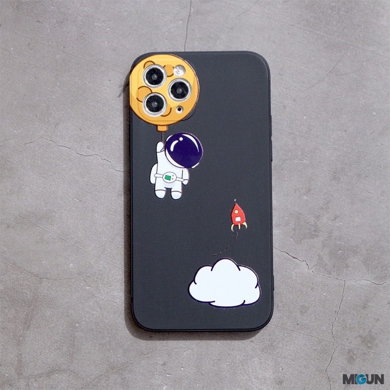 FOR IPHONE 13 - Astronaut Hanging - For iPhone 13 13PRO 13PROMAX