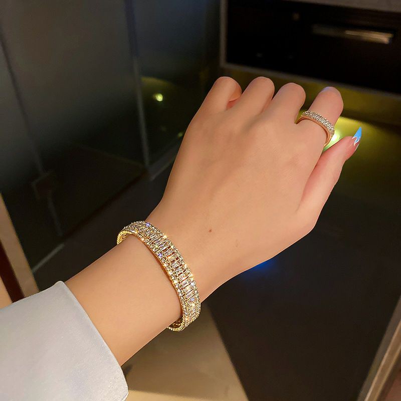 Gelang Manset Bertabur berlian