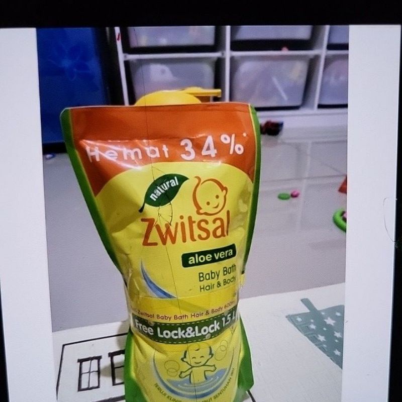 zwitsal baby bath hair & body aloe vera 600ml gratis botol locknlock 1,5liter