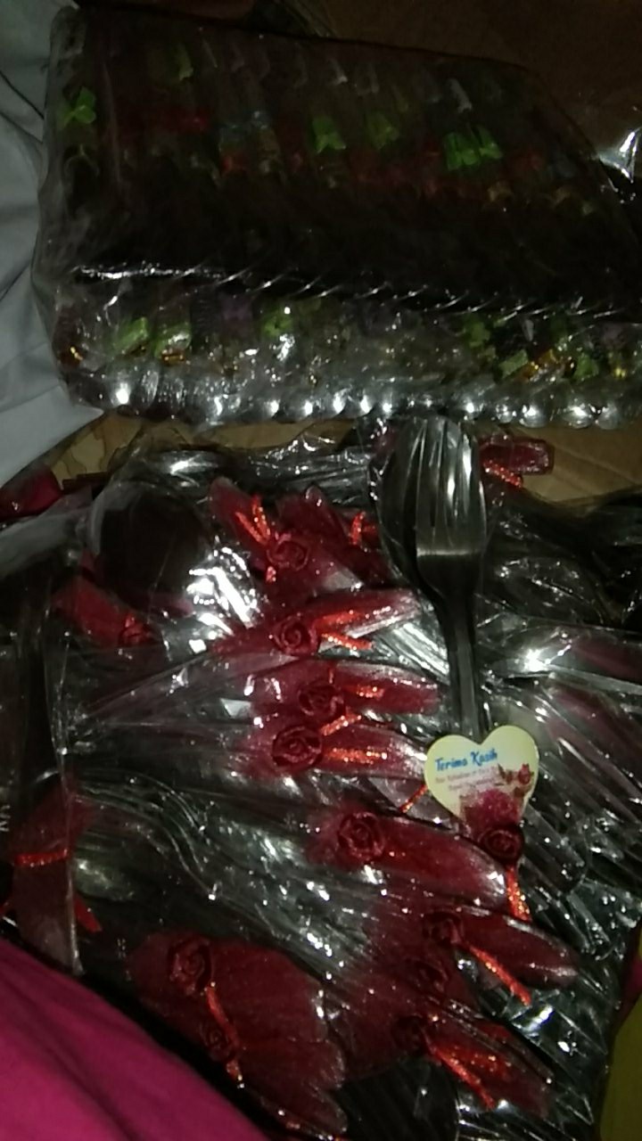 50 Pcs Souvenir Sendok&garpu Makan Kemas Tikar+plastik