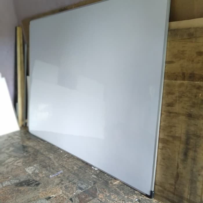 

Whiteboard 120 × 180 Cm Gantung Non Magnetik
