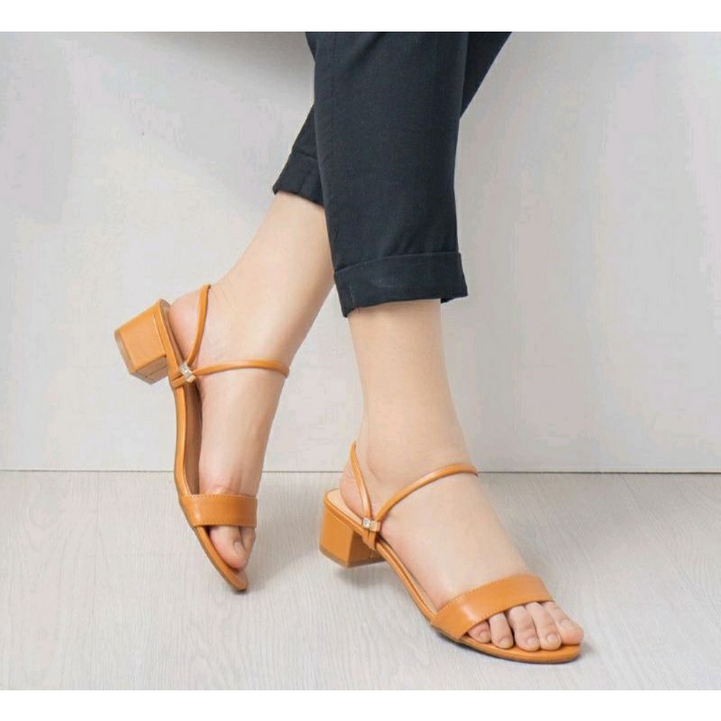 IMPOR / Sendal Flat Tali Big Size 41 42 43 44 45 Flat Vanez Simple ukuran JUMBO / Sendal Teplek Chunky Modis Ukuran Besar Tan, 44