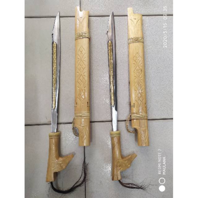 mandau khas dayak kalimantan