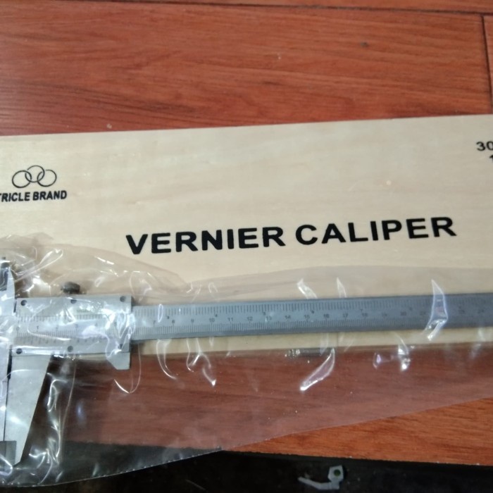 

Tricle Brand Vernier Caliper 12 Inch - Sigmat Jangka Sorong 0 -30 Cm