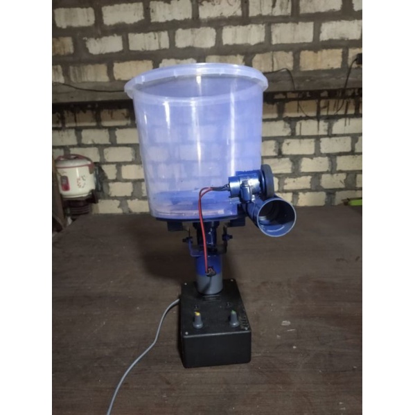 ROBOT PINGPONG GORILLA