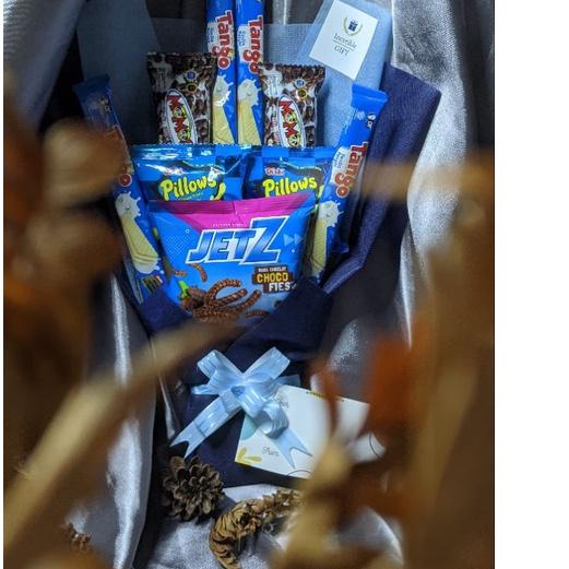 

NEW !! 9.9 [incrediblegifts.id] Snack Bouquet/Bucket Blue Series / Hampers/ gifts/ buket/ kado/ wisuda/ anniversary/ ulang tahun untuk cewek dan cowok [KODE 290]