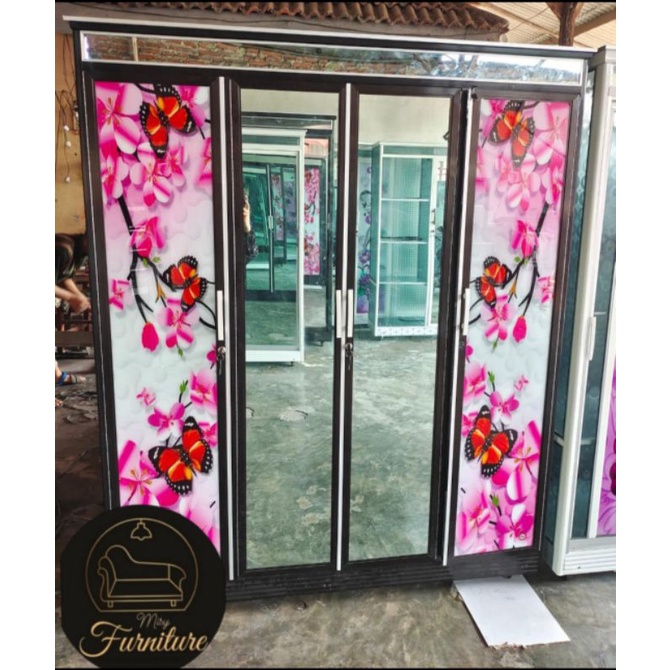Lemari pakaian 4 pintu aluminium full kaca