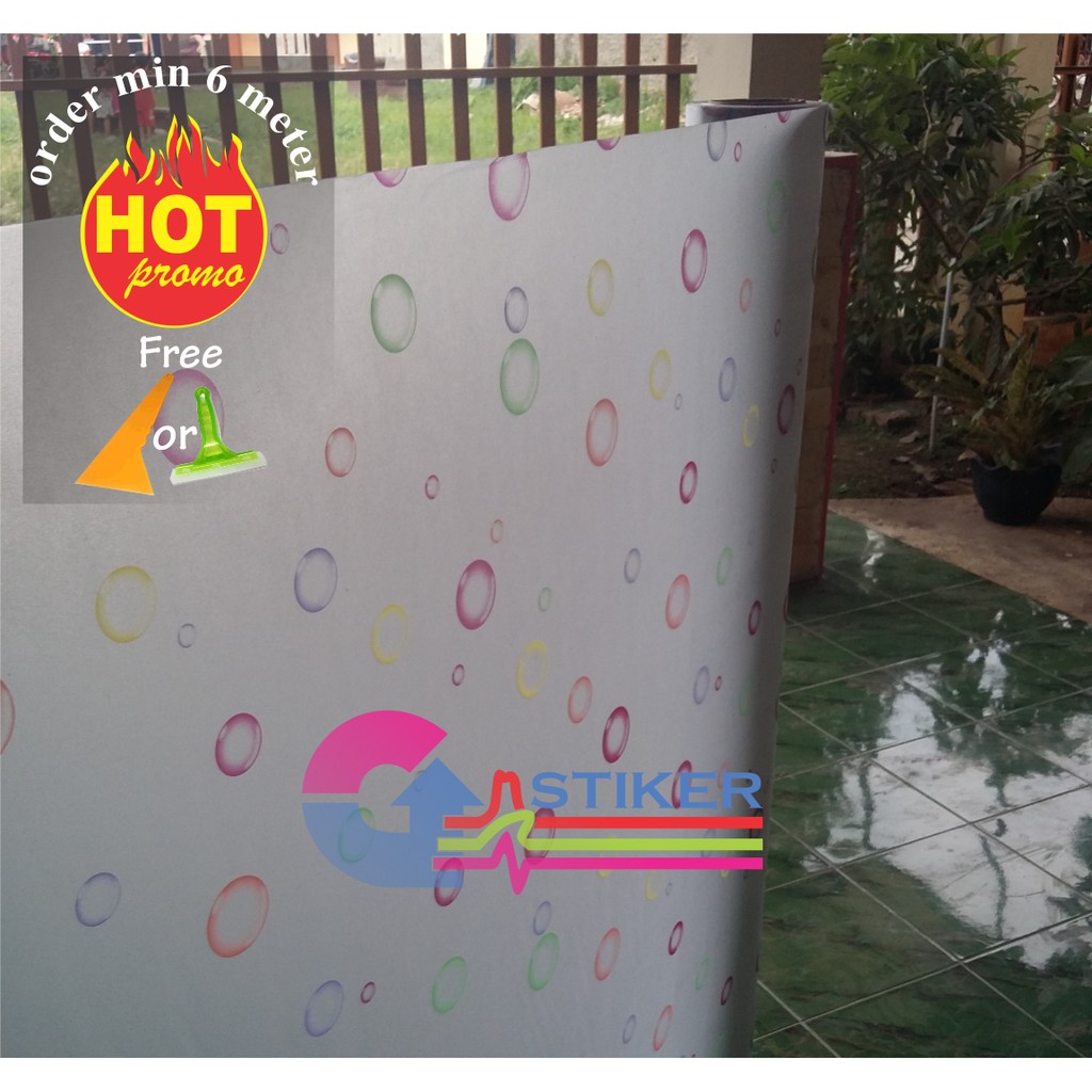 

STIKER / STICKER KACA MOTIF GELEMBUNG WARNA ( NEW ) UKURAN LEBAR 120CM