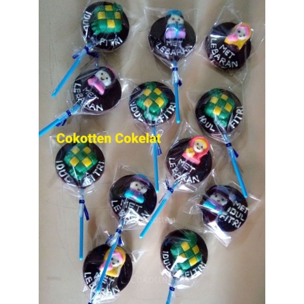 

Cokelat Lolipop Karakter dengan tulisan custom ukuran besar paket isi 12 pcs