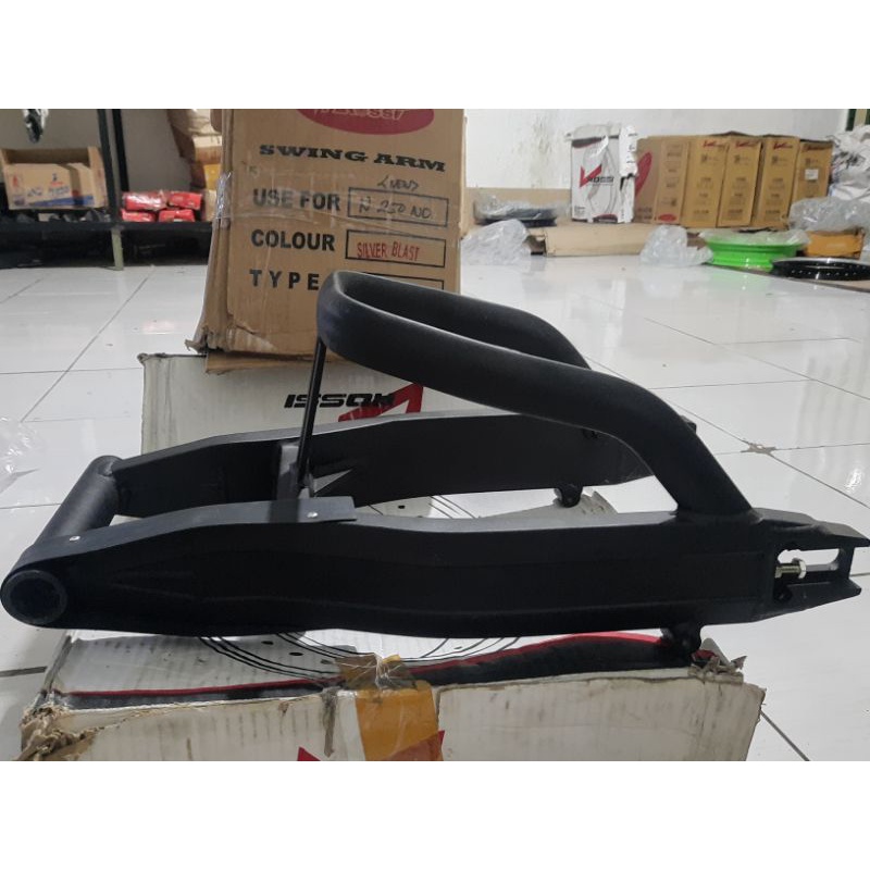 Swing arm Ninja karbu & Fi merk vrossi