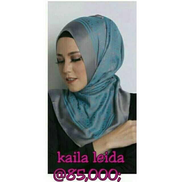 Kaila Leida Segi Empat Elzatta Bahan Satin